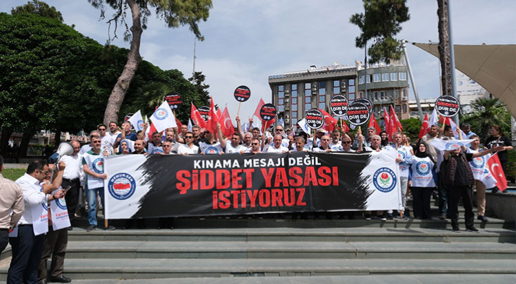 Öğretmenlerden şiddete karşı eylem