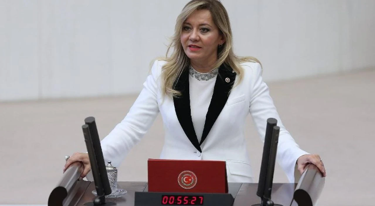 İYİ Parti’li Aylin Cesur partisinden istifa etti