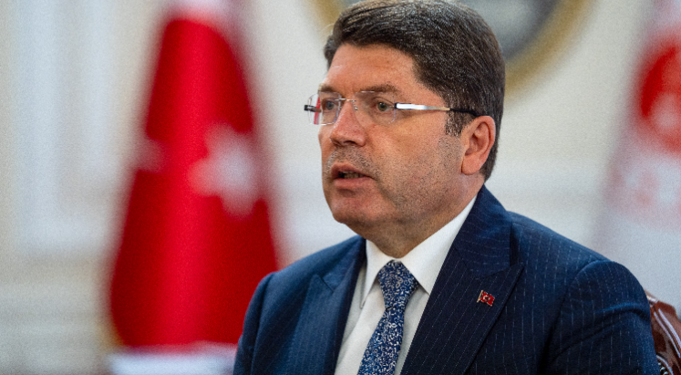 Bakan Tunç: Hayvanlarımızı da koruyacağız, insanlarımızı da koruyacağız