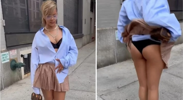 Rihanna iç çamaşırını gösterdi
