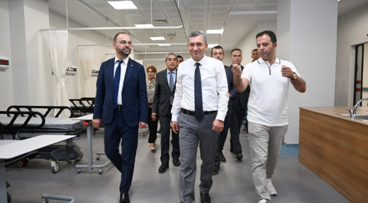 Vali Şahin’den Döşemealtı Devlet Hastanesi’ne ziyaret