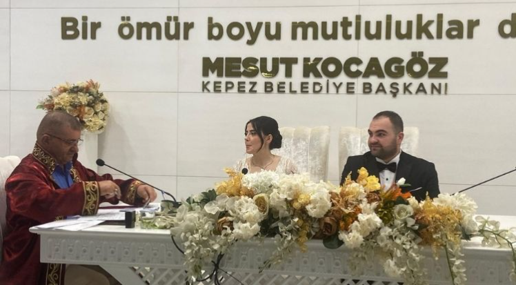 Zeynep ve Batuhan çiftinin nikahı kıyıldı