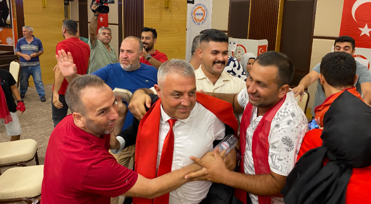 Özgür Bucaklı yeniden başkanlığa seçildi