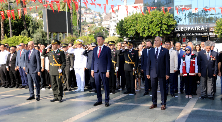 30 Ağustos Zafer Bayramı Alanya’da törenle kutlandı