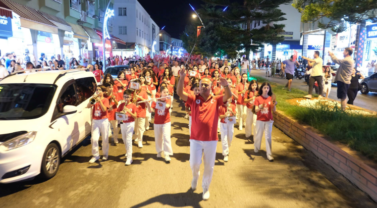 Kemer'de Zafer Bayramı coşkusu