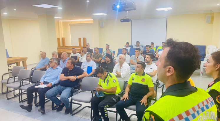 Kaş’ta jandarmadan seminer