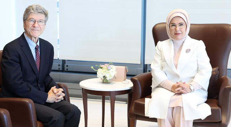 Emine Erdoğan, Jeffrey Sachs ile New York'ta görüştü
