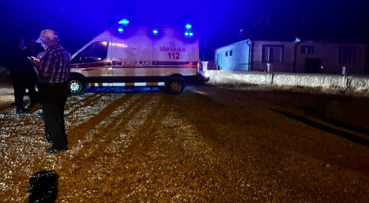 Eşini ve oğlunu vurduktan sonra intihar etti