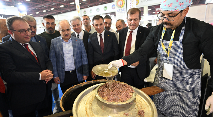 Coğrafi işaretli İskilip dolması, 12 saatte pişirilip YÖREX'te ikram edildi