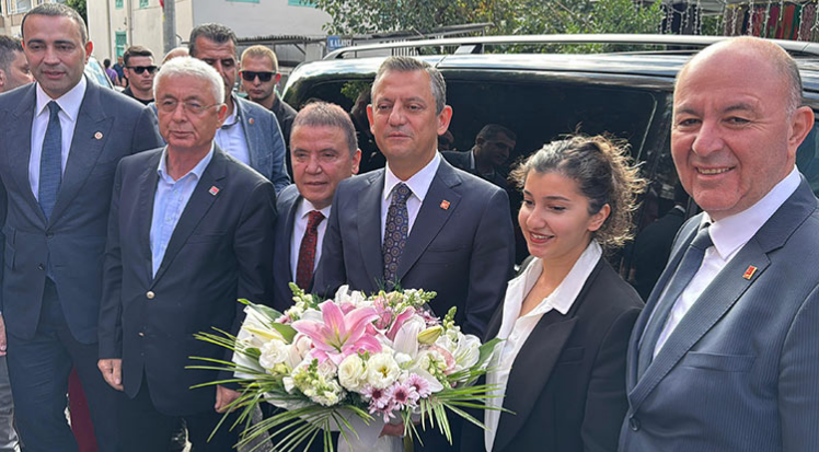 Özgür Özel Nar Festivali için Antalya'ya geldi