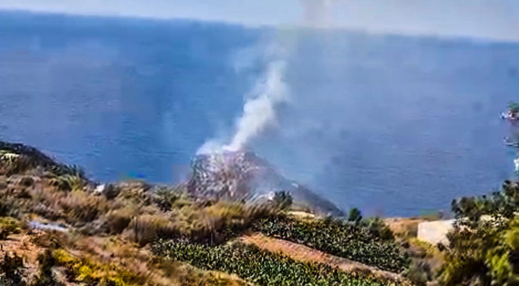 Antalya'daki tarihi kalede yangın çıktı