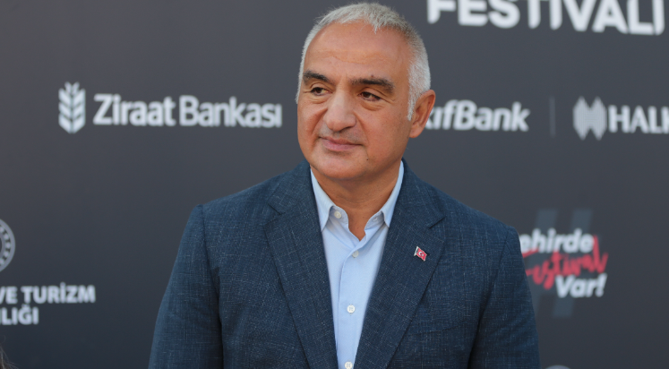Bakan Ersoy: 60 milyar dolarlık gelir hedefimizi yıl sonunda yakalayacağız