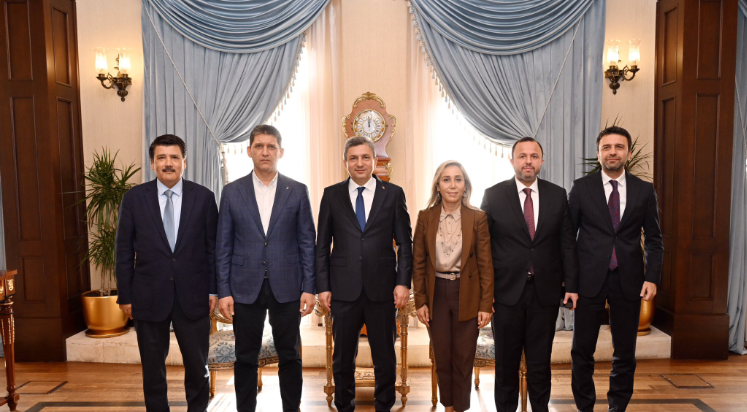 Antalya’da AK Parti’den Vali Şahin’e ziyaret