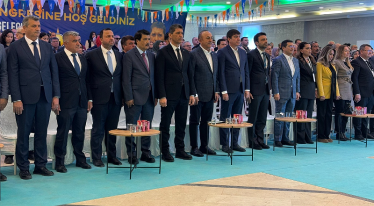 AK Parti Döşemealtı’da Bayrak Değişimi