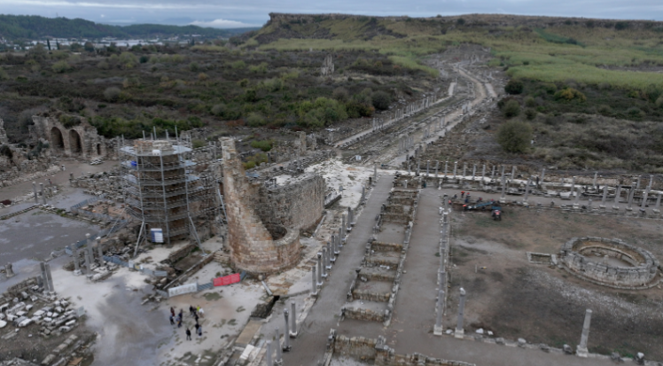 Kestros çeşmesinden 1800 yıl sonra su akmaya başladı