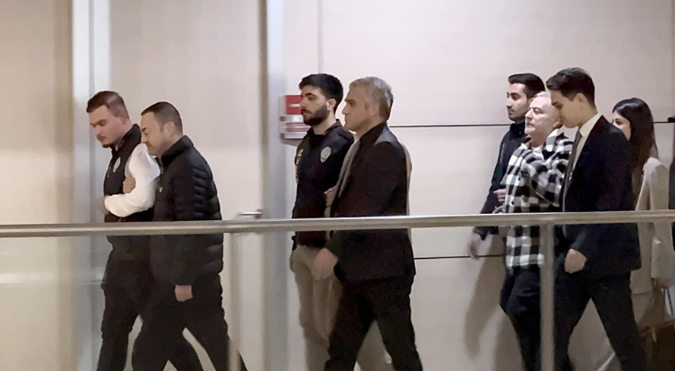 Mehmet Ali Erbil ve Serdar Ortaç hakkındaki ‘ev hapsi’ kaldırıldı