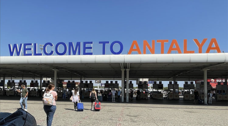 Antalya turizmde yeni bir rekora imza attı