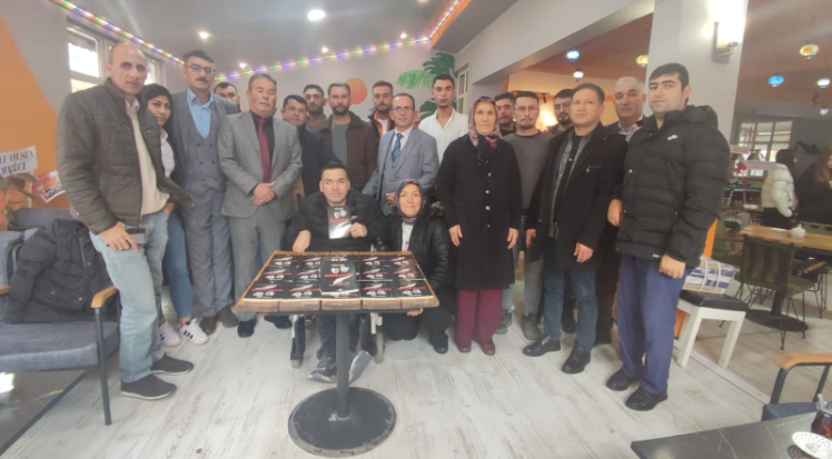 Özel şair imza gününde okurlarıyla buluştu