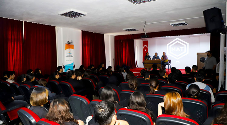 Heykeltıraşlar, öğrencilerle bir araya geldi
