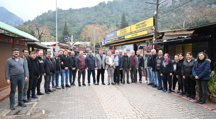 Başkan Dere Kemer’de esnaflarla buluştu