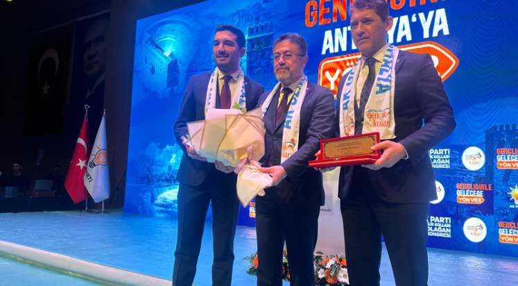 Antalya AK Gençlik’in yeni yönetimi belli oldu