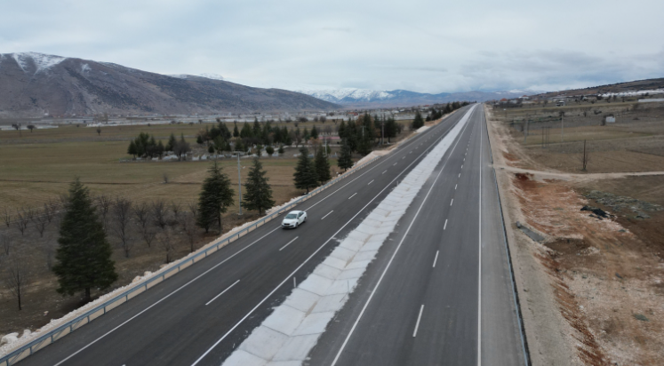 Antalyalıların beklediği Korkuteli-Elmalı yolu hizmete açıldı