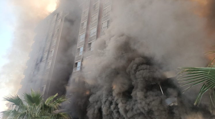 Alanya'da otel inşaatında korkunç yangın!