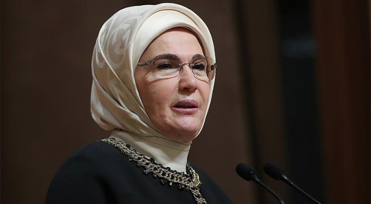 Emine Erdoğan Berat Kandili’ni kutladı