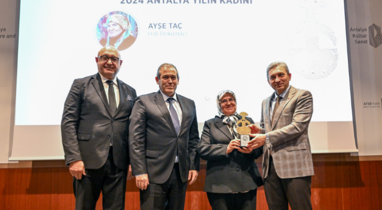 Ayşe Taç Antalya’da Yılın Kadını seçildi