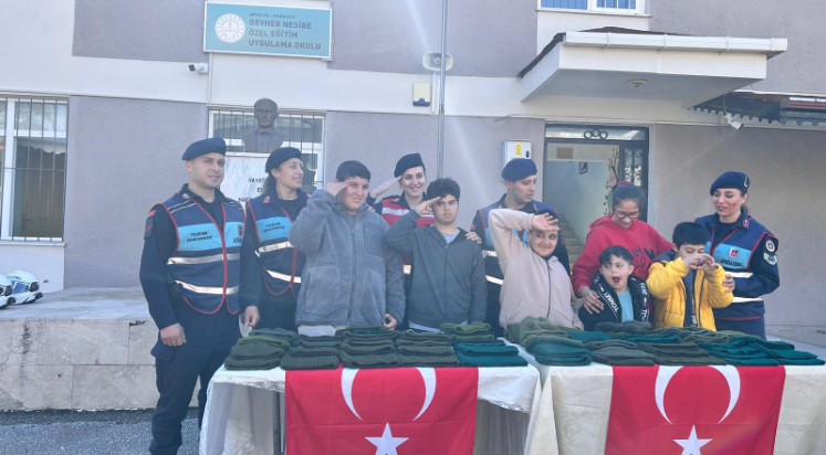 Manavgat'ta “Mehmetçik Üşümesin” projesi