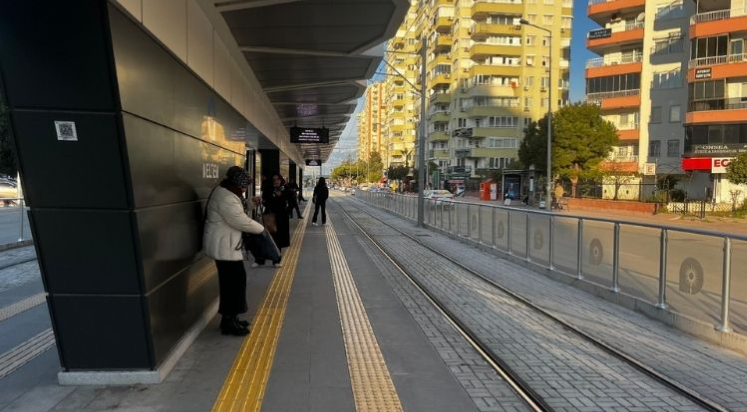 Patlayan trafo seferleri aksattı