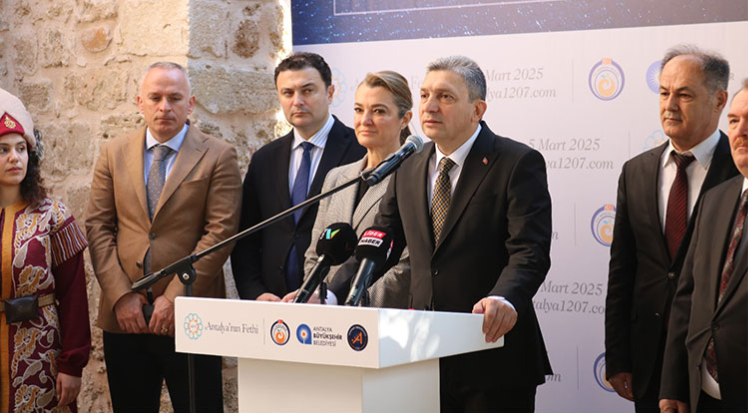 Vali Şahin: Bu coğrafya vatanımız, Akdeniz ise evimiz