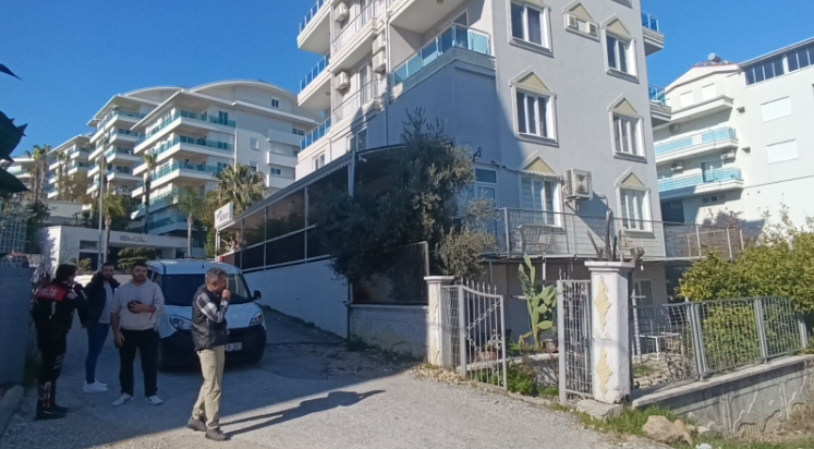 Polisi karşısında görünce intihara kalkıştı