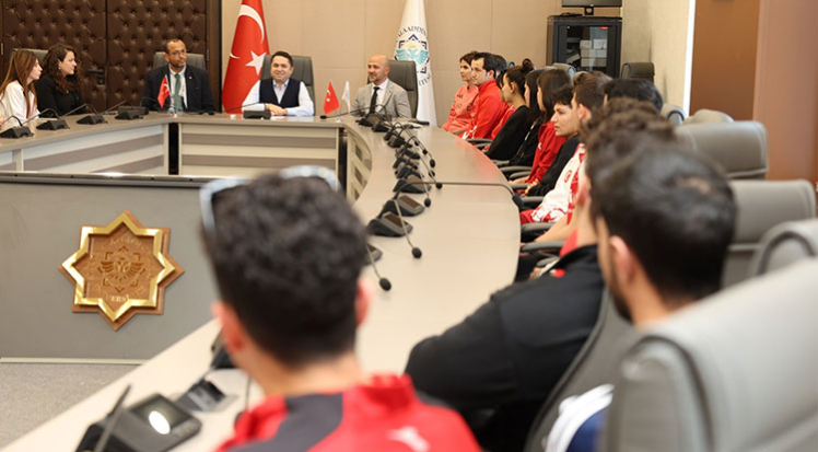 Rektör Türkdoğan, derece yapan sporcular ile buluştu