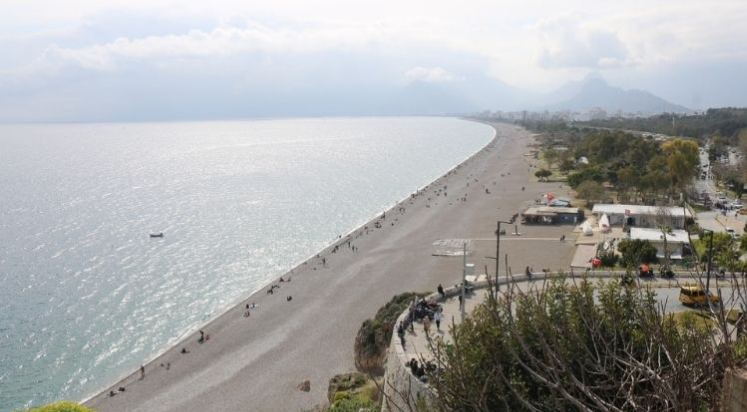 Akdeniz’de sıcaklıklar 30 dereceleri görecek