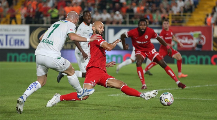 Süper Lig'de yarın Antalya derbisi heyecanı yaşanacak