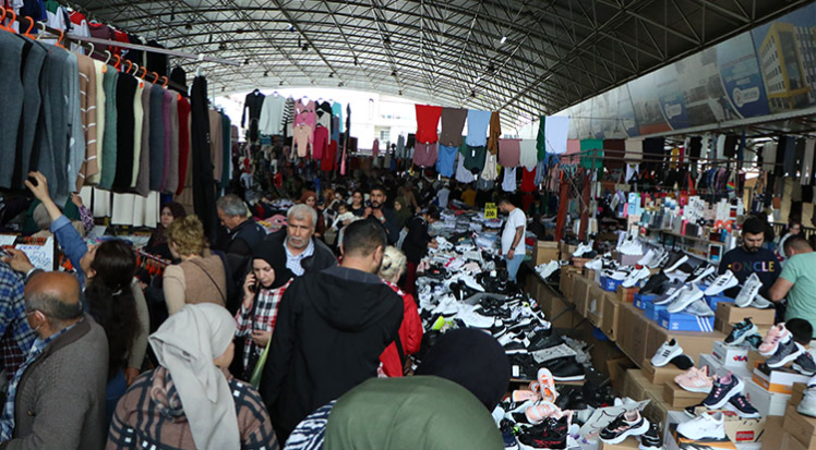 Antalya’da bayram alışverişi telaşı başladı