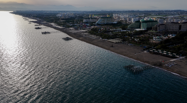 Antalya'da oteller ve mavi bayraklı plajlar yeni sezona hazırlanıyor