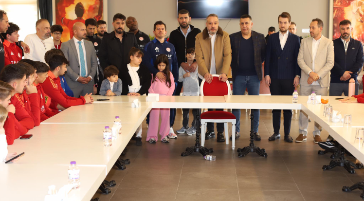 Antalyaspor bayramlaştı