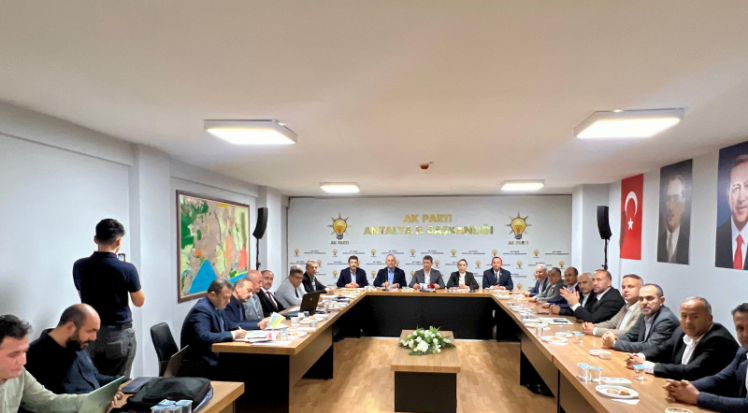 AK Parti Antalya İlçe Başkanları Toplantısı gerçekleşti
