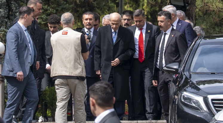 MHP Genel Başkanı Devlet Bahçeli, Türkeş'in mezarını ziyaret etti