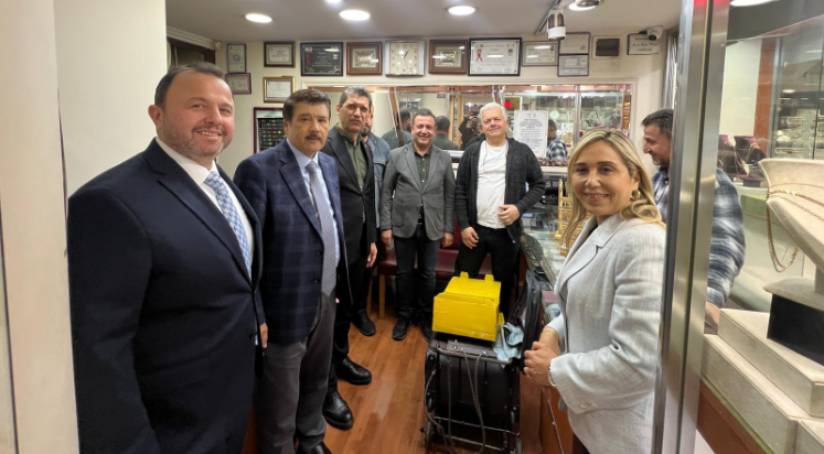 AK Parti İl Teşkilatı'ndan Kapalıyol esnafına ziyaret