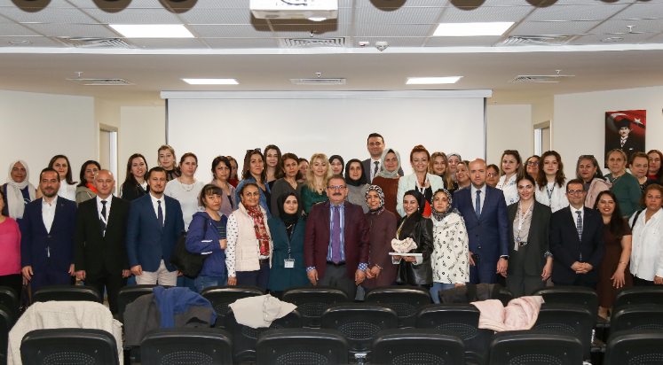 Antalya’da ebeler için "Doğal Olan Normal Doğum" eğitimi başladı