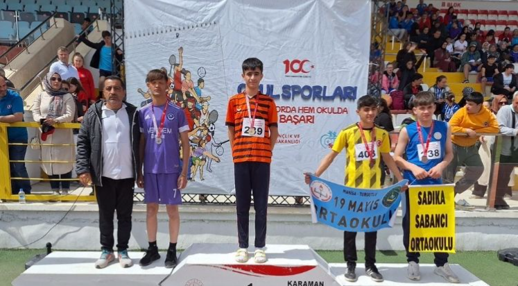 100 metrenin yıldızı Muhammed Berat Yiyin oldu