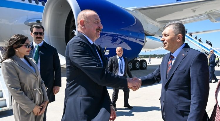 Aliyev Antalya’da