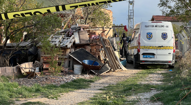 Tartıştığı eşini av tüfeğiyle öldürüp intihar etti