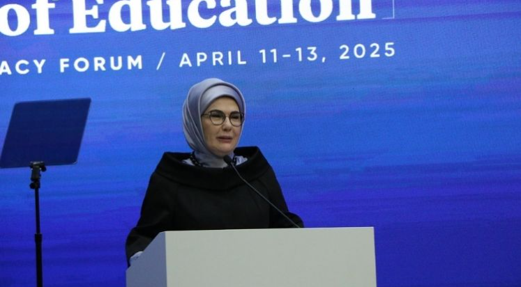 Emine Erdoğan’dan eğitim hakkı vurgusu