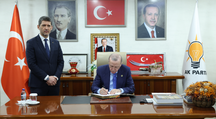 AK Parti Antalya'da 'Erdoğan' coşkusu