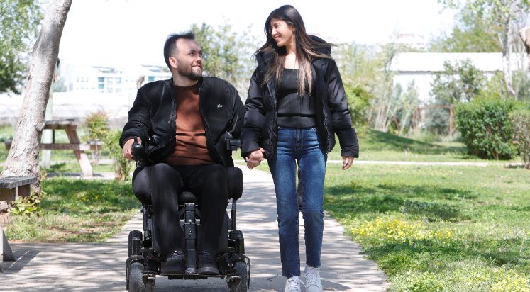 “Aşk engel tanımaz” sözünün canlı örneği oldular