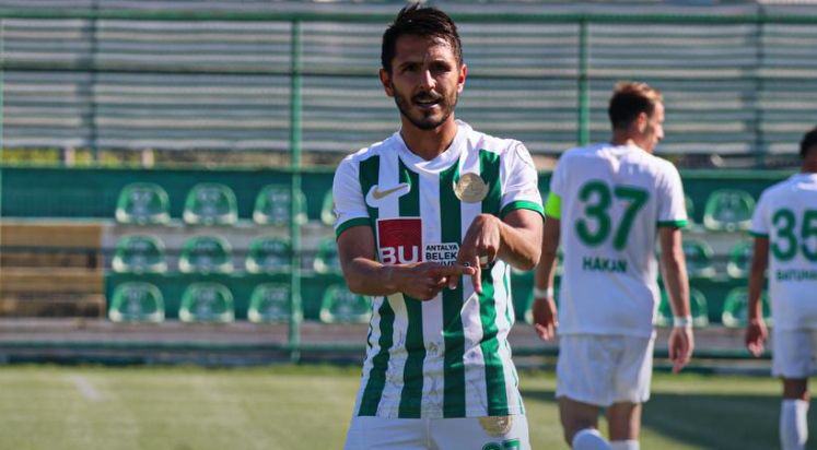 Serik yeniden lider